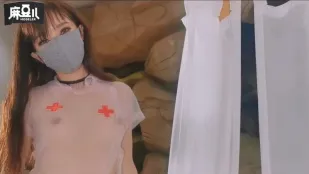 สาวโสกสุดพรีเมียม ซูซู พูดคำสกปรกไม่หยุดในรูต้นไม้เล็ก