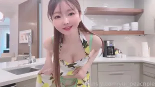 แม่บ้านหื่นยั่วช่างประปากล้ามโตโดนเย็ดฉีดน้ำแตกกระจาย