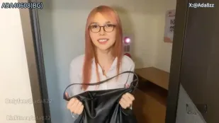 อยากเห็นคลื่นร้อนขาวขุ่นไหลจากระหว่างขาฉันมั้ย Ada