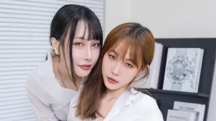ครูสาววรรณกรรมล่อสาวมหาลัยให้เสร็จในสายตาสามี