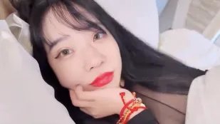 น้องสาวจะไปเดทกับแฟน ให้ฉันช่วยดูว่าแต่งตัวเซ็กซี่ไหม แถมช่วยอุ่นรูหีให้ด้วย เถียนเถียน เนื้อกลม