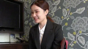 สาวผอมบางก่อนเริ่มงาน