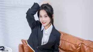 ผู้คุมสาวมือใหม่ตรวจสอบครั้งแรกที่บ้านถูกนักโทษปล่อยตัวหิวโหย 5 ปีจ้องตา - เจมี่