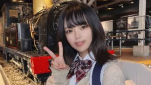 นักเรียนหญิงวัยรุ่นน่ารัก
