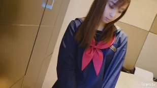 สาวน้อยหนีบ้านกำลังหาที่พัก