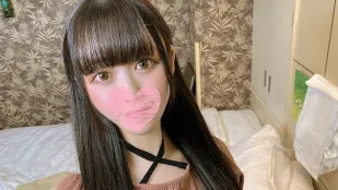 สาวนักศึกษาตาโตสไตล์อนิเมะ