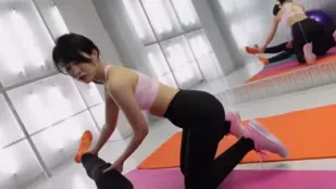 หัวนมบอบบางที่ถูกกระตุ้นจนแดงฉ่ำ