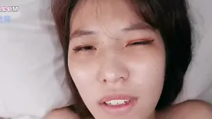 FC2PPV-4507930 นักศึกษาขี้อายครั้งแรกไม่สวมถุง น้ำพุ่งทะลัก