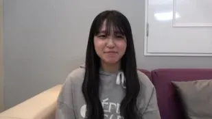 FC2PPV-4692690 สาวน้อยเจ้าสะบัดน่ารักหลอกล่อผู้ชายแก่ ฉีดน้ำกามทะลักใส่ร่าง敏感