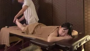 FC2PPV-4790130 ลูกค้าถึงจุดสุดยอดระหว่างนวด